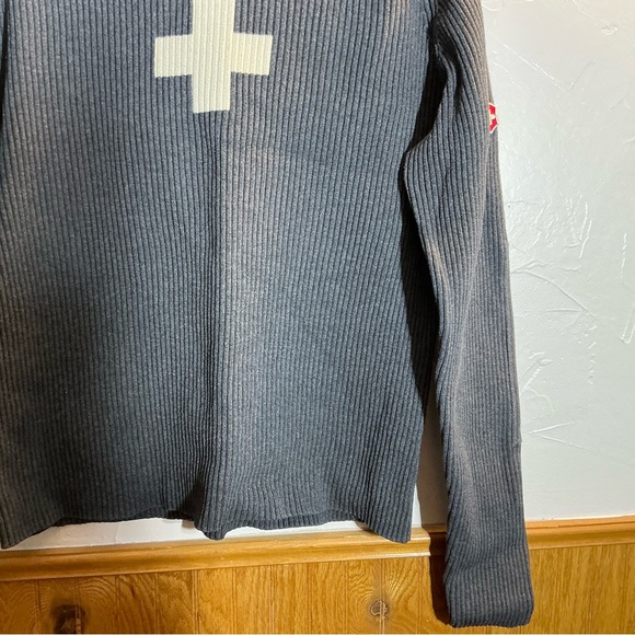 Victorinox Swiss Army Crew Gray Sweater Size M - Picture 4 of 12